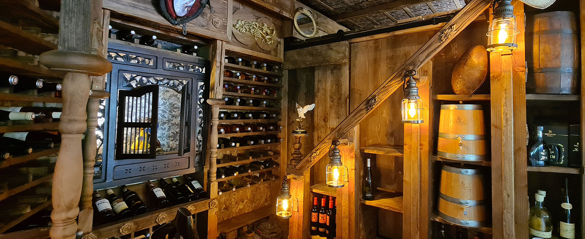 Cave à vins à l'Hôstellerie Saint benoit, hôtel à Aniane